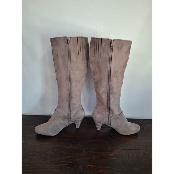 Bella Vita Sasha Gray Faux Suede Knee Boots/NWOB, Sz. 11N - Picture 2 of 9